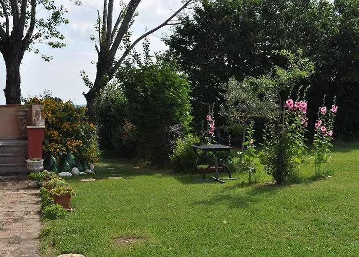 Isola Dei Calanchi Отель Атри